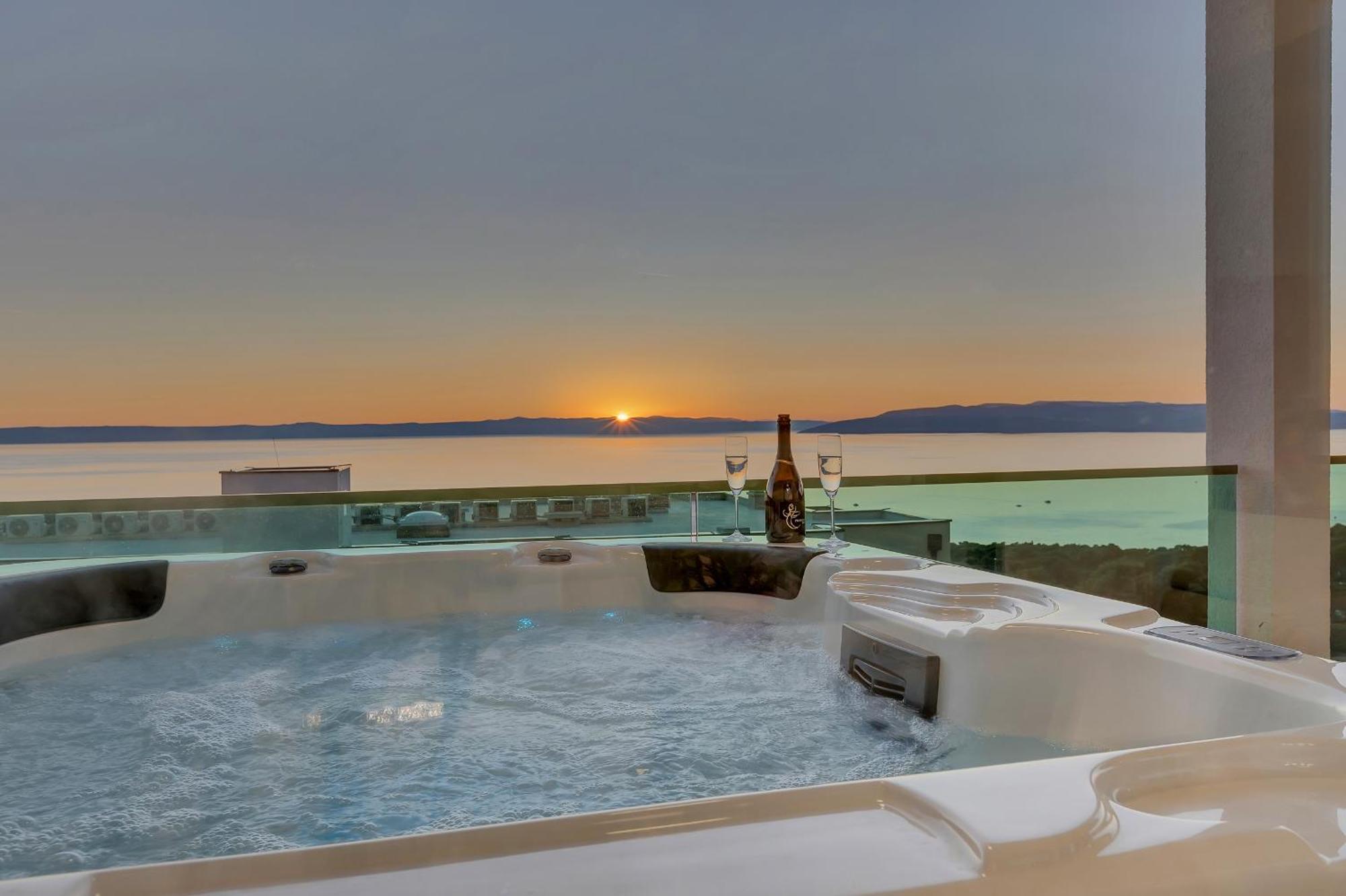 Exclusive Penthouse Big Blue With Private Jacuzzi Apartment มาคาร์สกา ภายนอก รูปภาพ