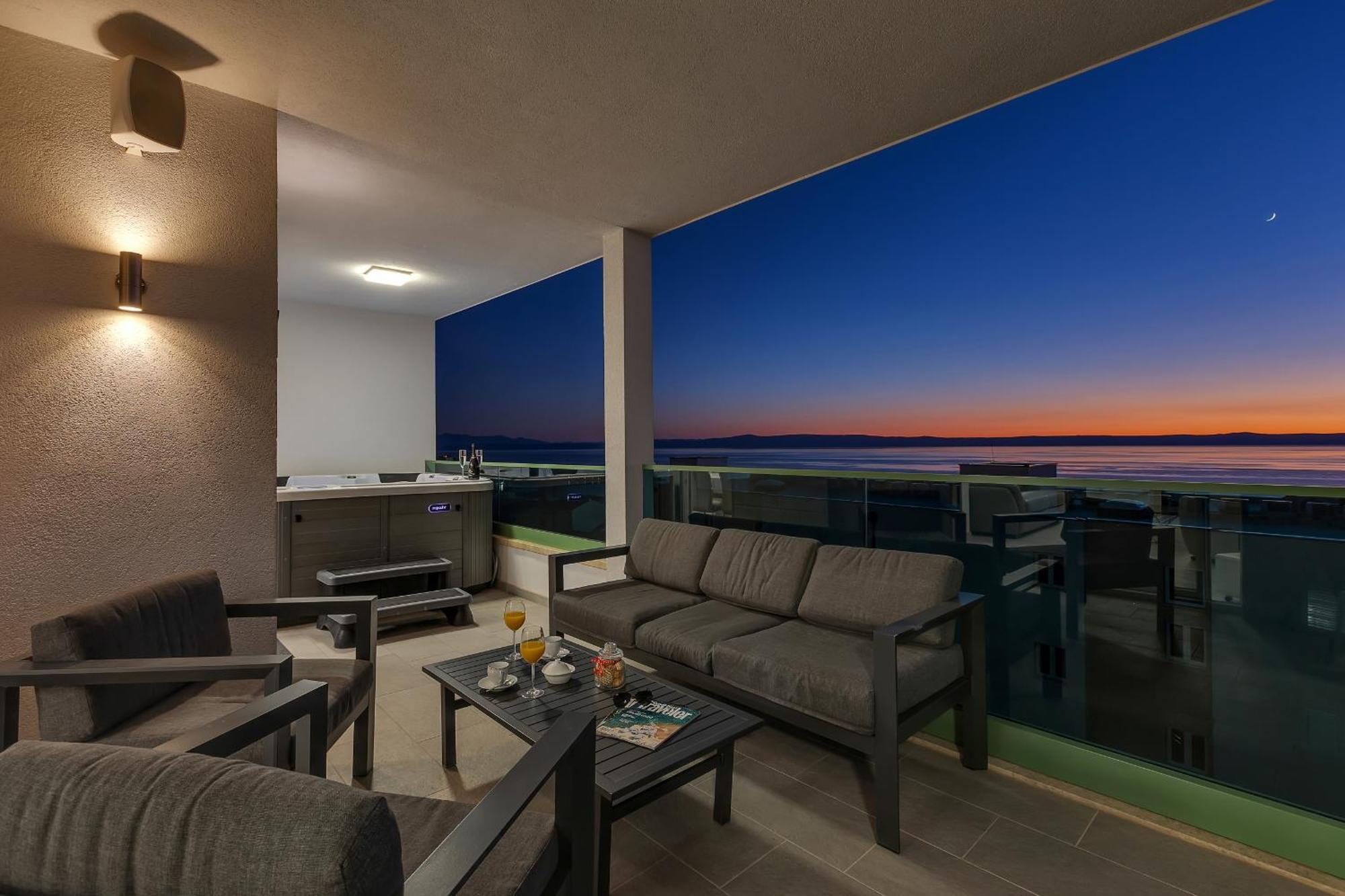 Exclusive Penthouse Big Blue With Private Jacuzzi Apartment มาคาร์สกา ภายนอก รูปภาพ