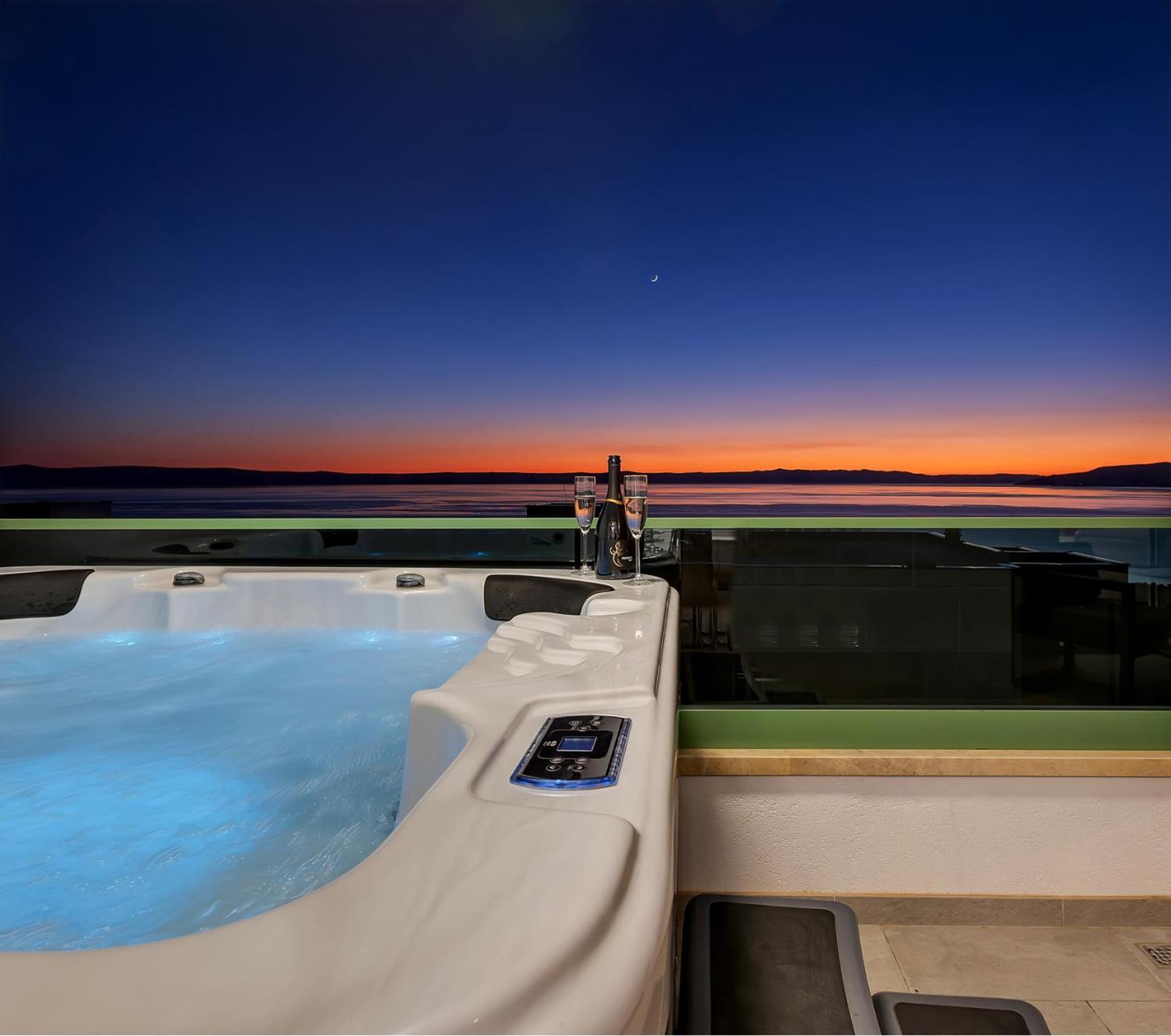 Exclusive Penthouse Big Blue With Private Jacuzzi Apartment มาคาร์สกา ภายนอก รูปภาพ