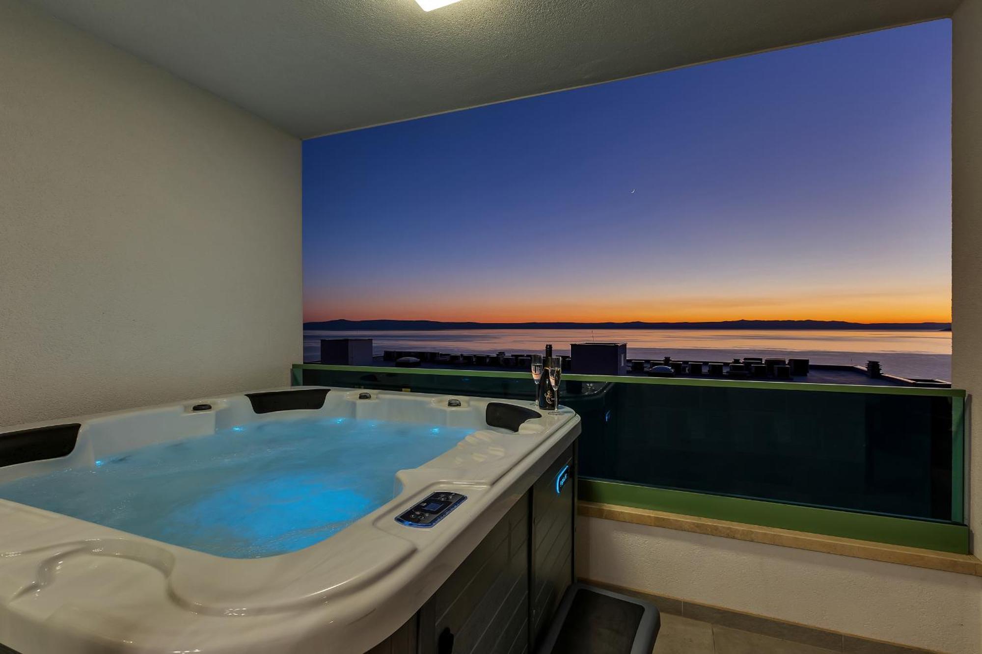 Exclusive Penthouse Big Blue With Private Jacuzzi Apartment มาคาร์สกา ภายนอก รูปภาพ