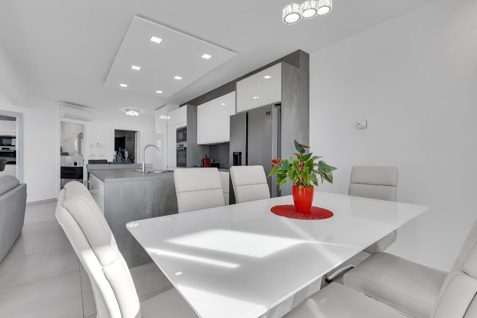 Exclusive Penthouse Big Blue With Private Jacuzzi Apartment มาคาร์สกา ภายนอก รูปภาพ