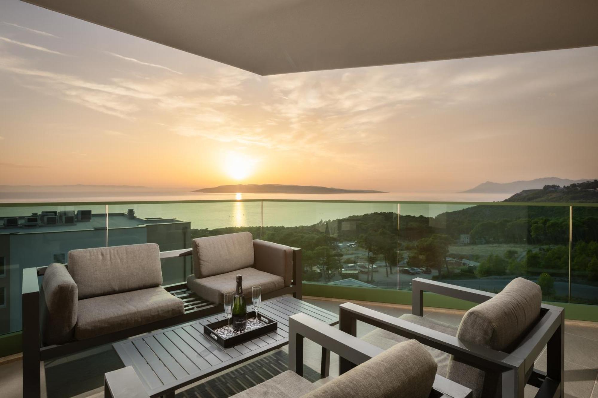 Exclusive Penthouse Big Blue With Private Jacuzzi Apartment มาคาร์สกา ภายนอก รูปภาพ